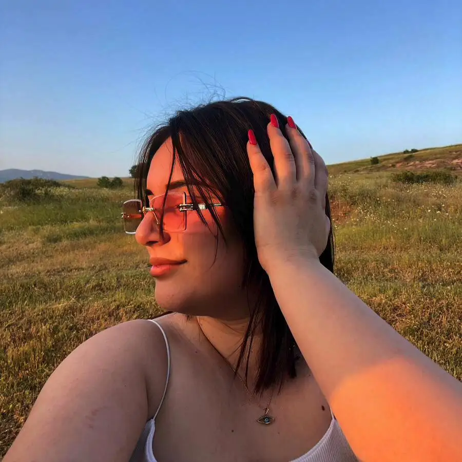 Lanovaa BuzzCast profile